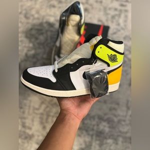 Jordan 1 High OG Volt Gold